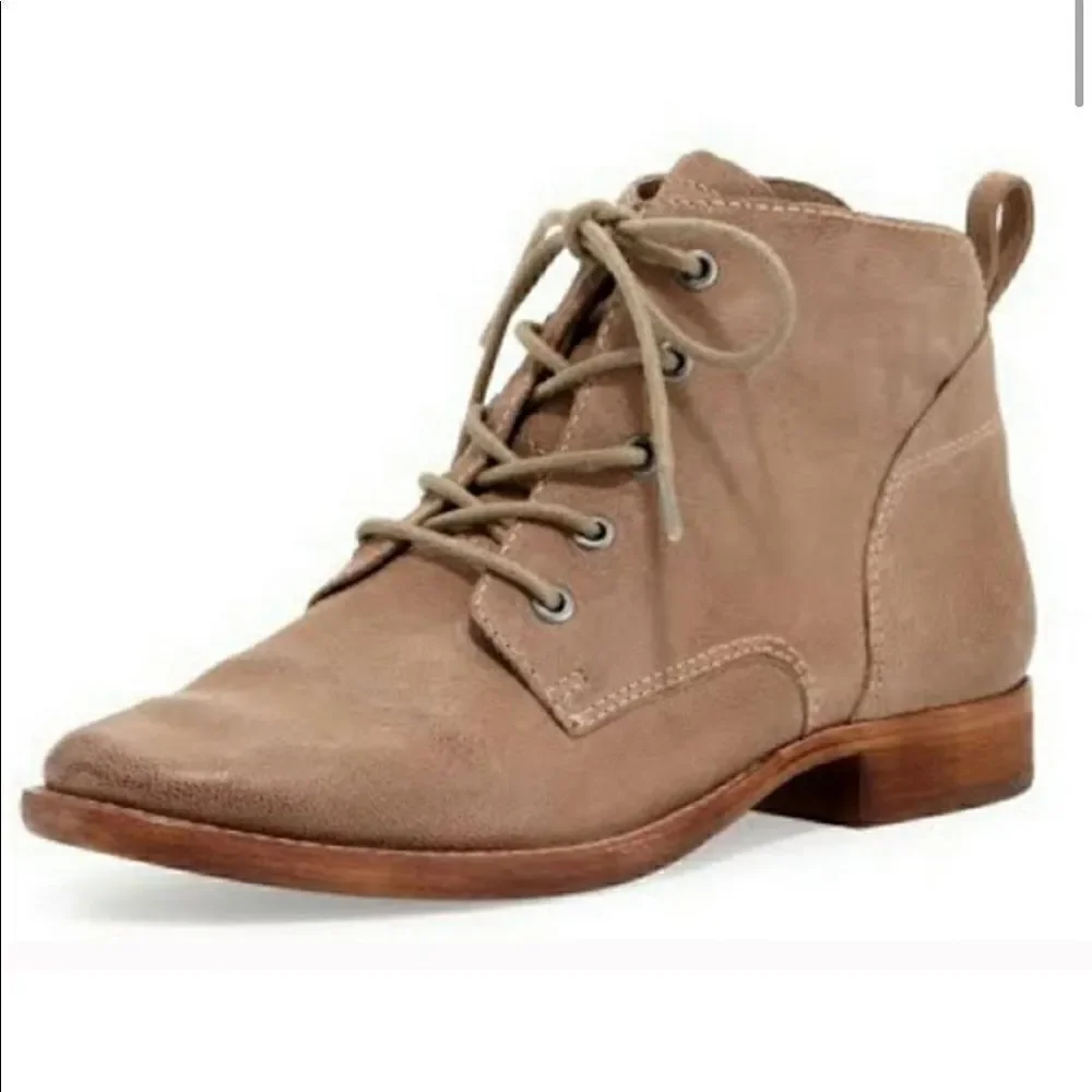 𝅺sam Edelman brown lace up ankle booties Size 6.5